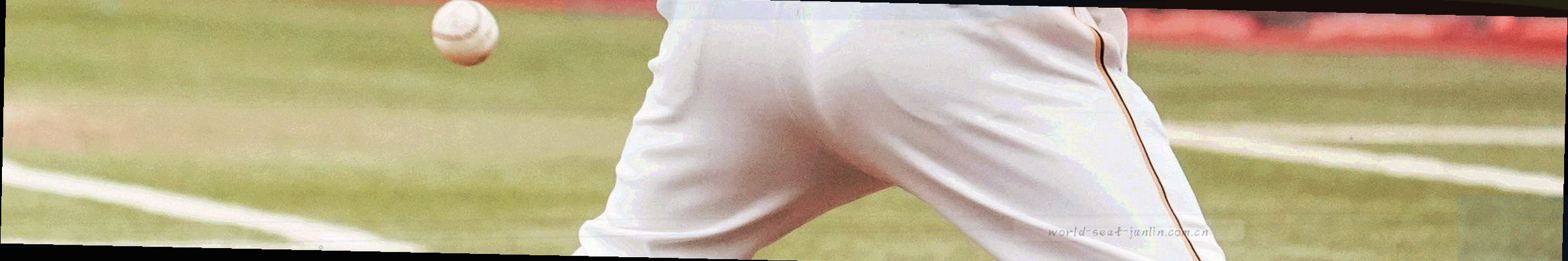 极细的等距网格肌理，深色底上的冷灰线，无文字